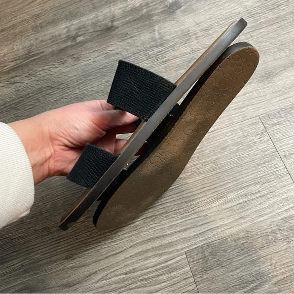 SANUK Yoga Gora Gora Black Slide Beach Sandals - Picture 10 of 10